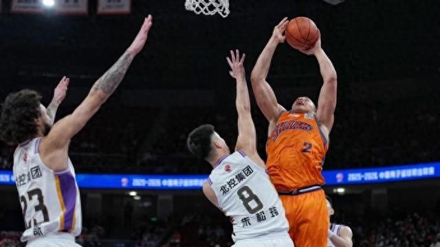 天天斗地主-五人得分上双！上海久事男篮主场战胜北控队